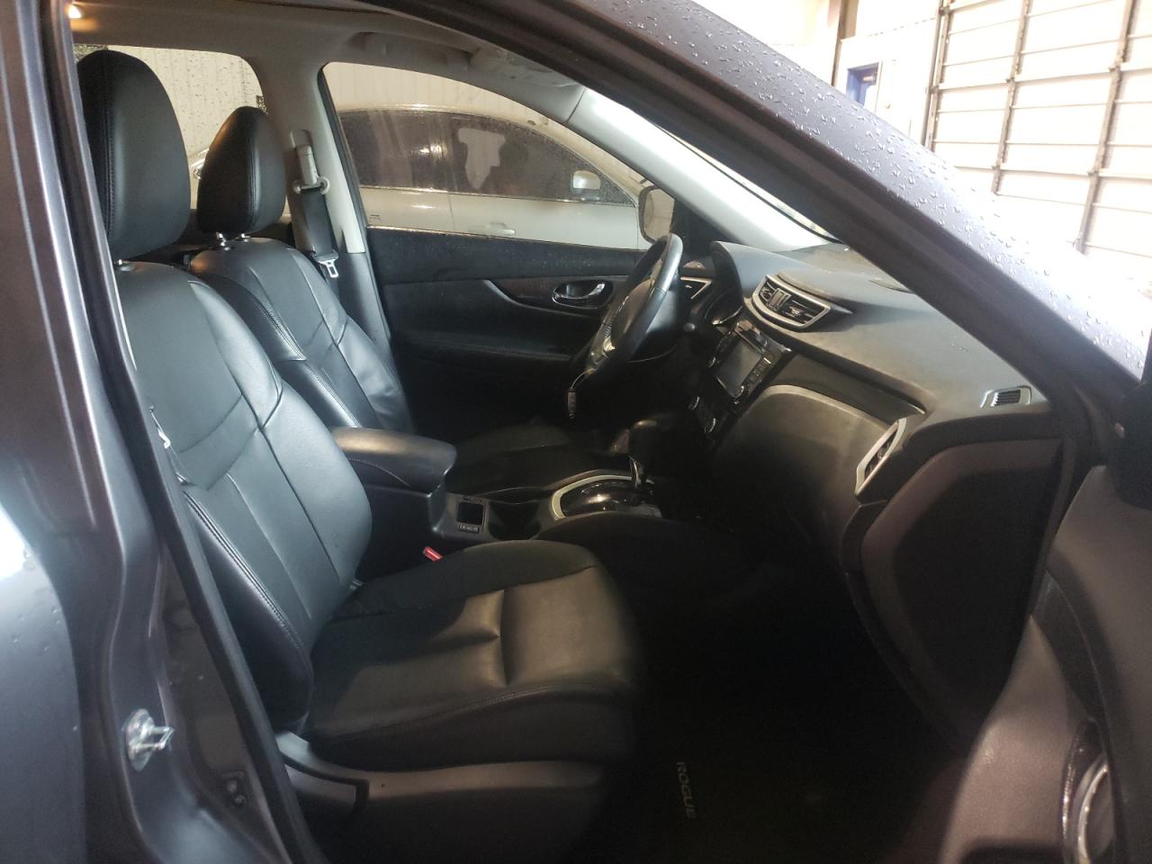 Photo 5 from auction – 2015 NISSAN ROGUE S with VIN 5N1AT2MV0FC772644