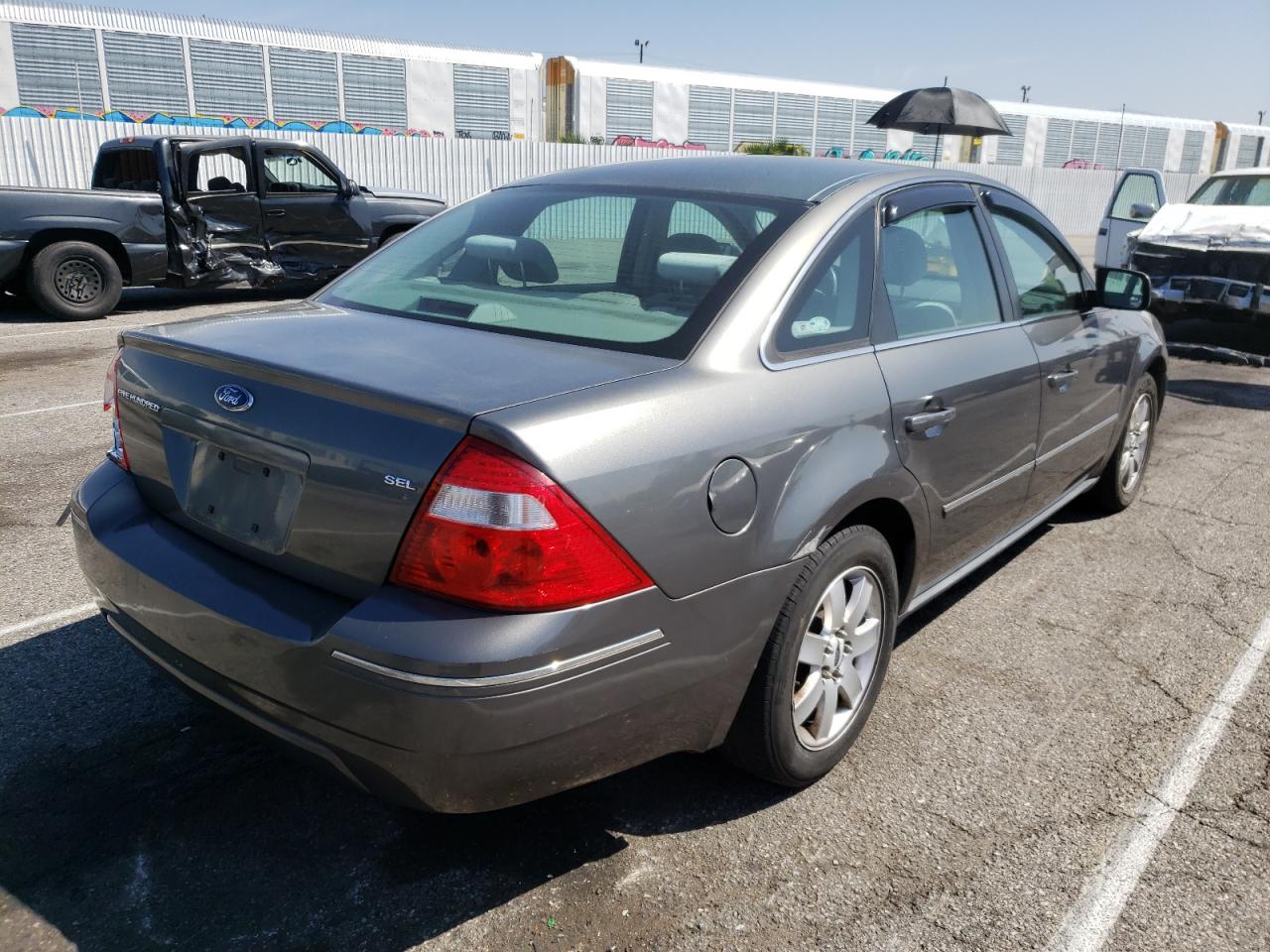 Photo 4 from auction – 2005 FORD FIVE HUNDR with VIN 1FAFP24125G125171