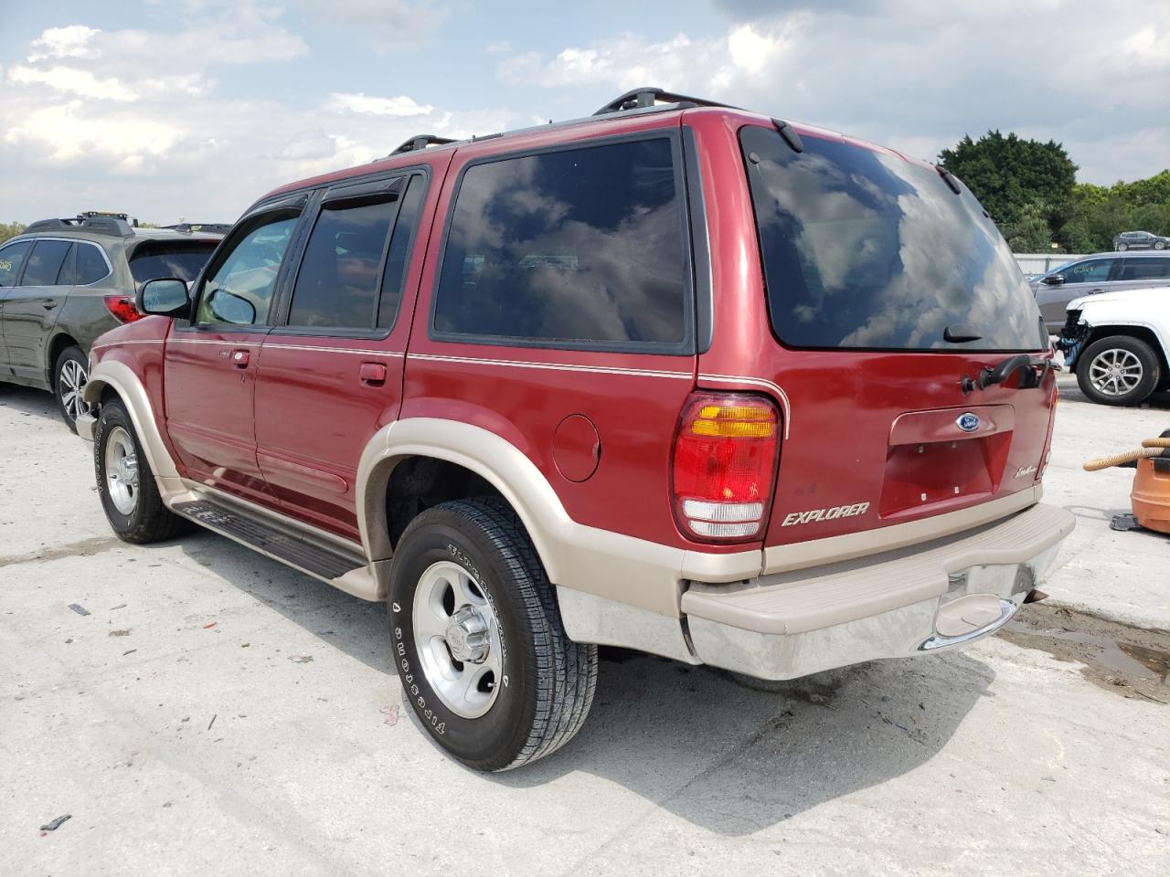 Photo 3 from auction – 2000 FORD EXPLORER E with VIN 1FMZU64E6YZA65619
