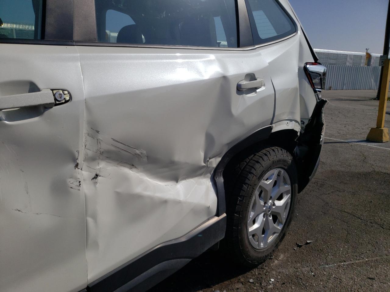 Photo 9 from auction – 2019 SUBARU FORESTER with VIN JF2SKACC9KH494671