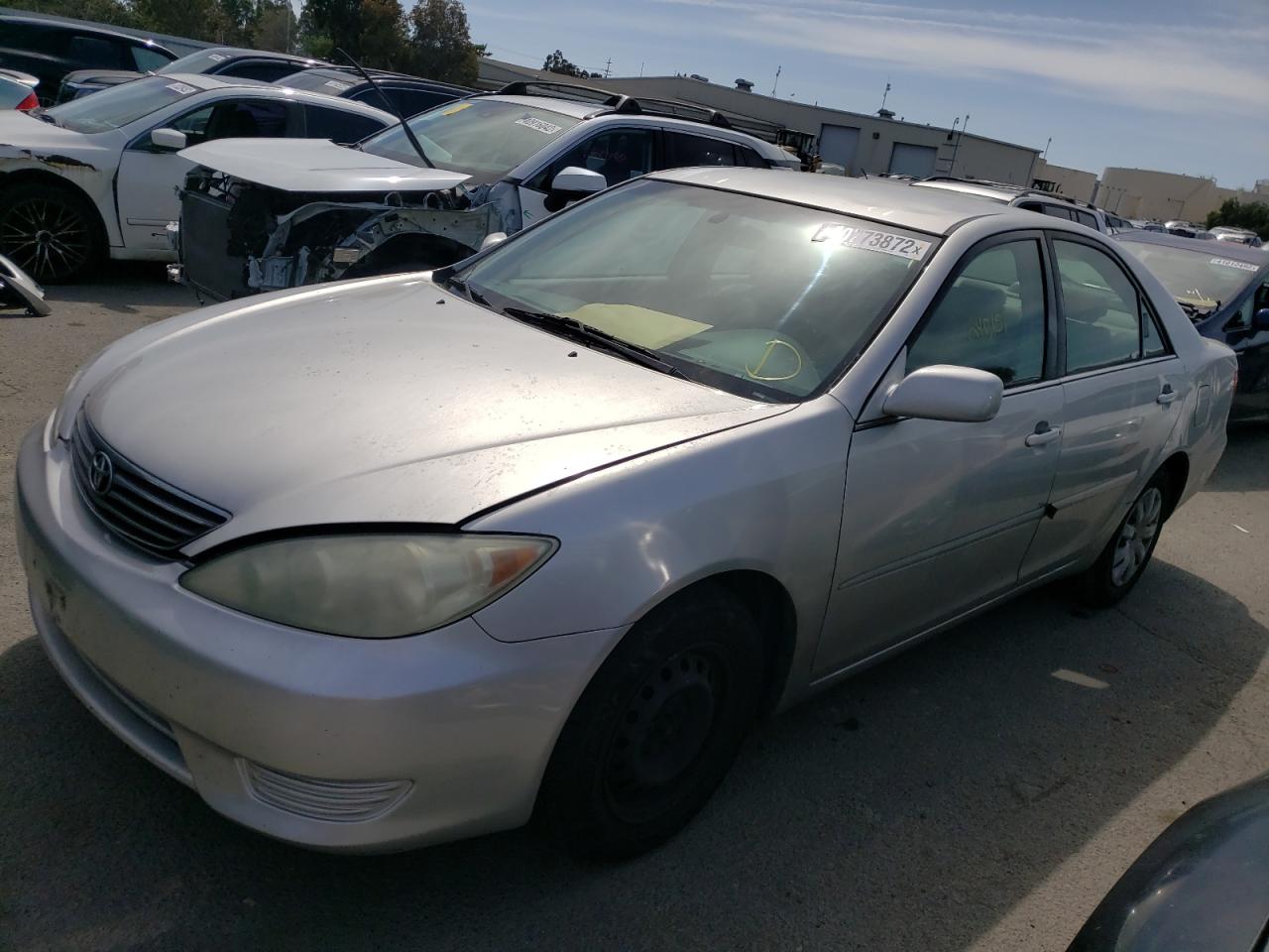 Photo 2 from auction – 2005 TOYOTA CAMRY with VIN 4T1BE32KX5U562607