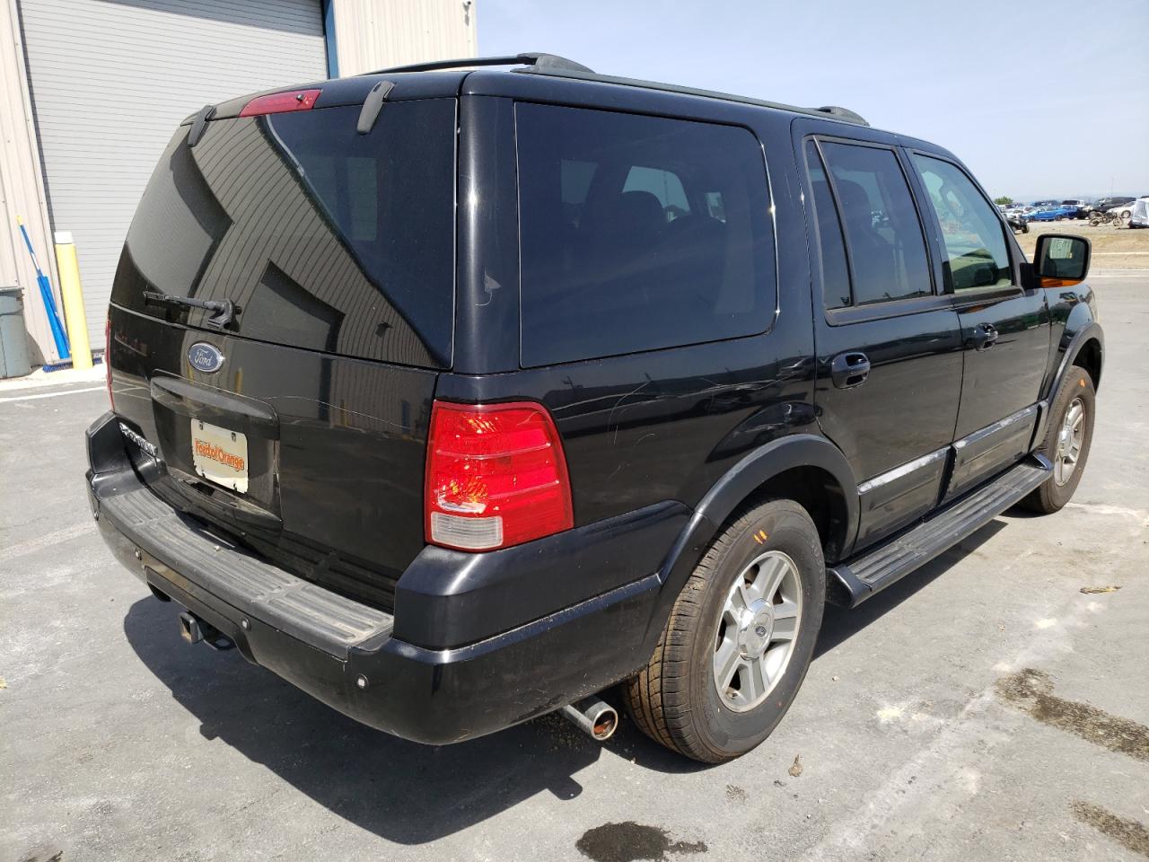 Photo 4 from auction – 2004 FORD EXPEDITION with VIN 1FMPU17L64LB40465