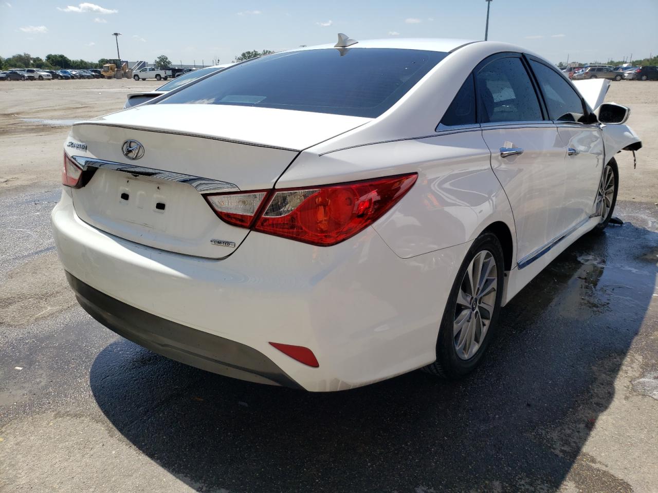Photo 4 from auction – 2014 HYUNDAI SONATA SE with VIN 5NPEC4AC6EH828075