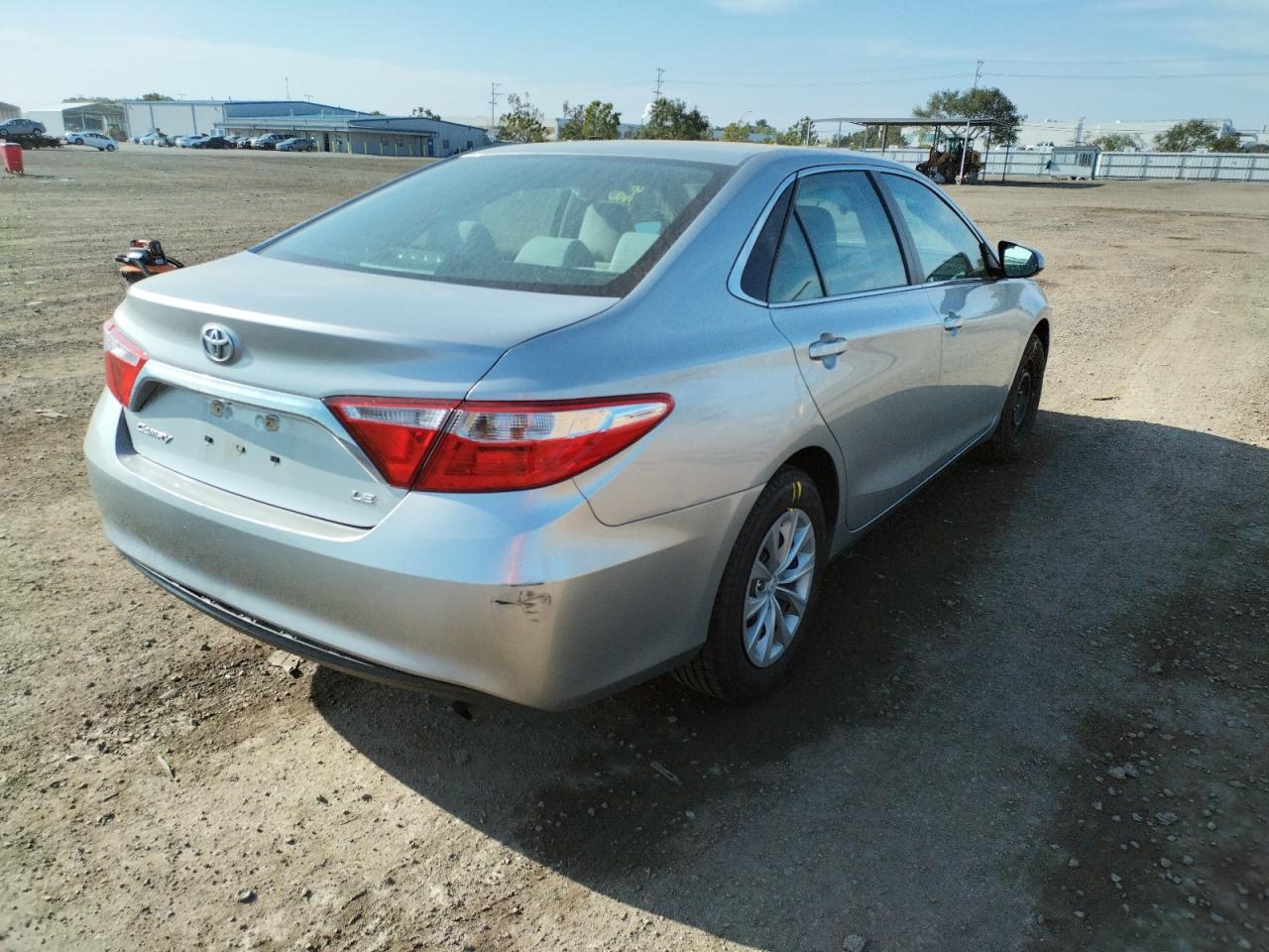 Photo 4 from auction – 2017 TOYOTA CAMRY LE with VIN 4T1BF1FK0HU405698