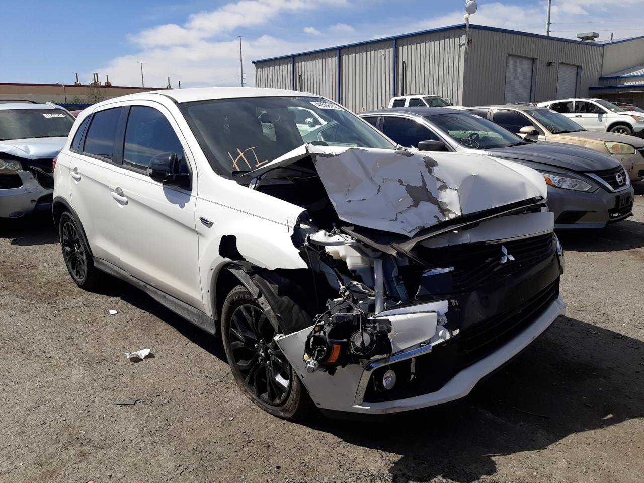 MITSUBISHI OUTLANDER 2017 with VIN JA4AR3AU8HZ034881 - Photo from auction