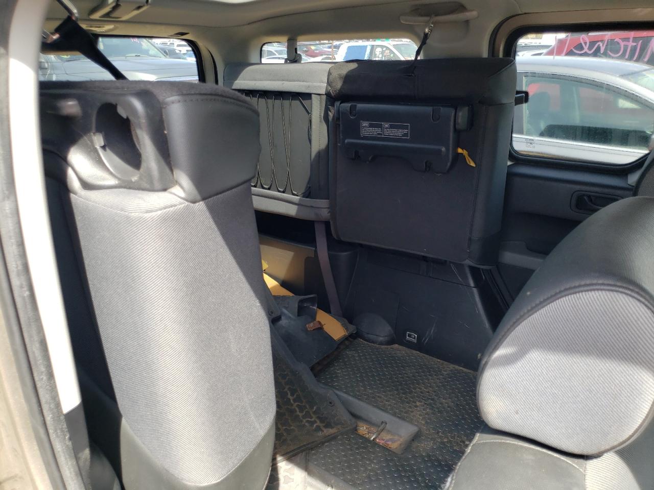 Photo 6 from auction – 2004 HONDA ELEMENT EX with VIN 5J6YH28654L036796