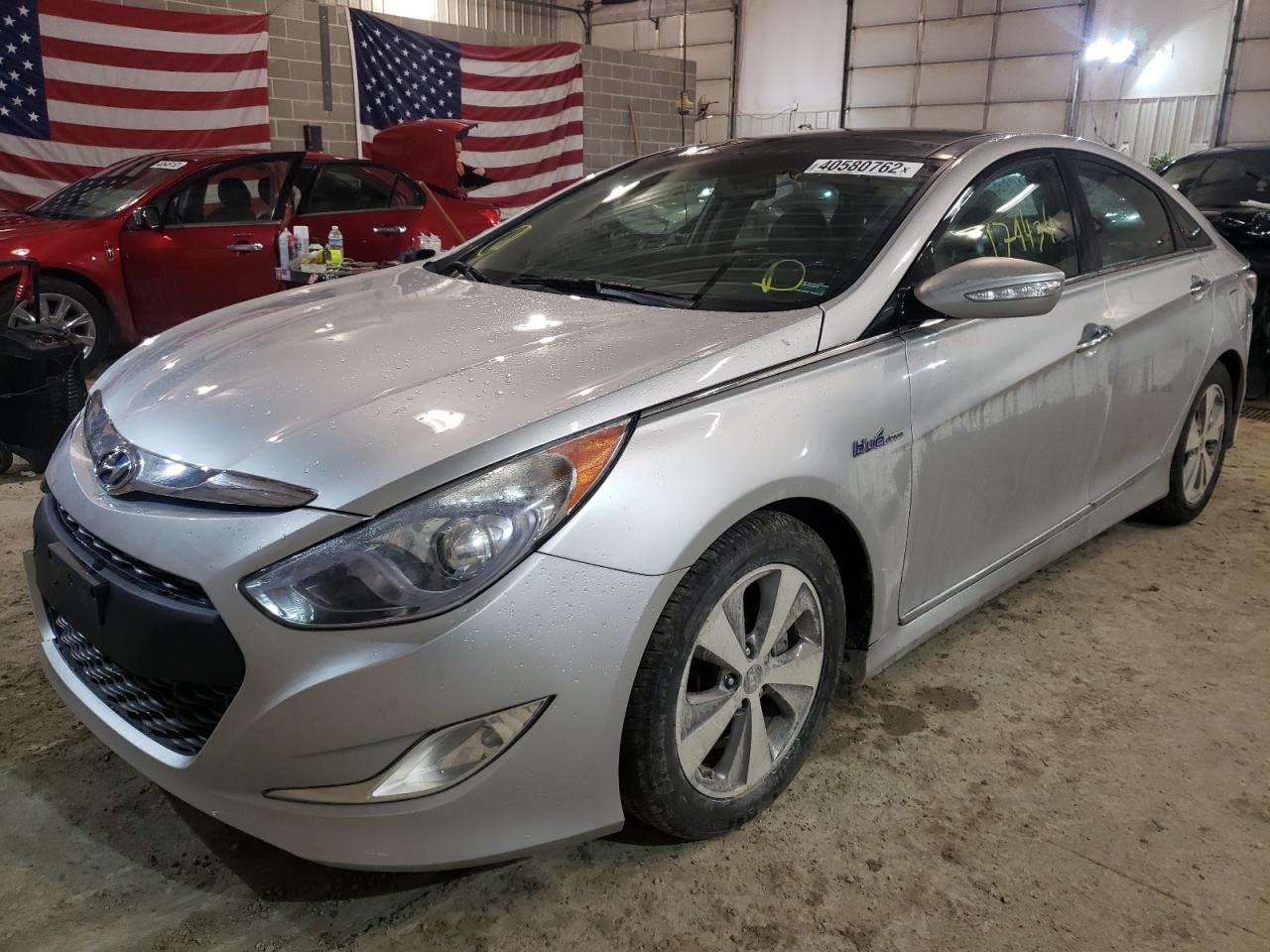 Photo 2 from auction – 2012 HYUNDAI SONATA HYB with VIN KMHEC4A41CA044718
