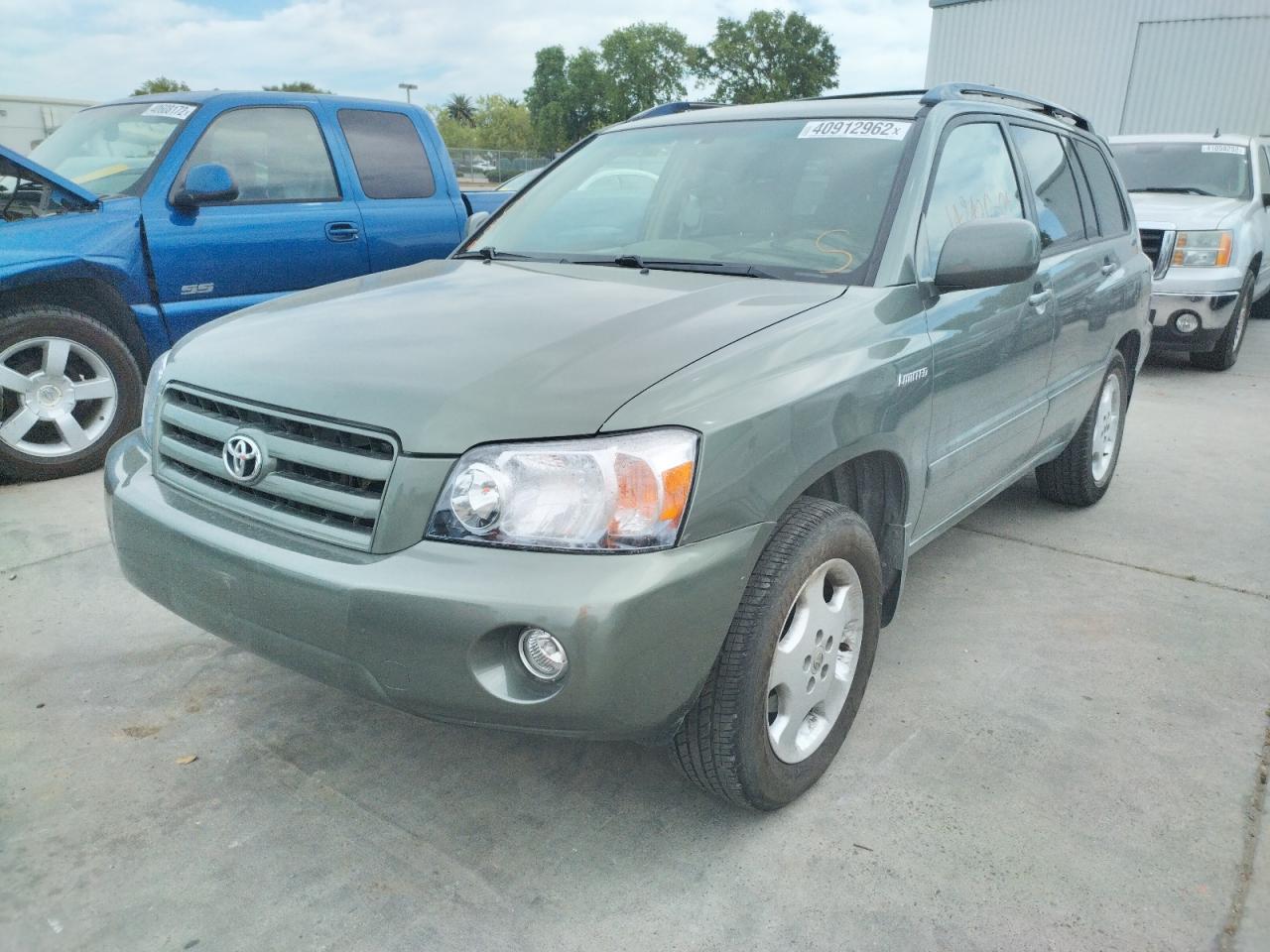Photo 2 from auction – 2005 TOYOTA HIGHLANDER with VIN JTEDP21A450044912