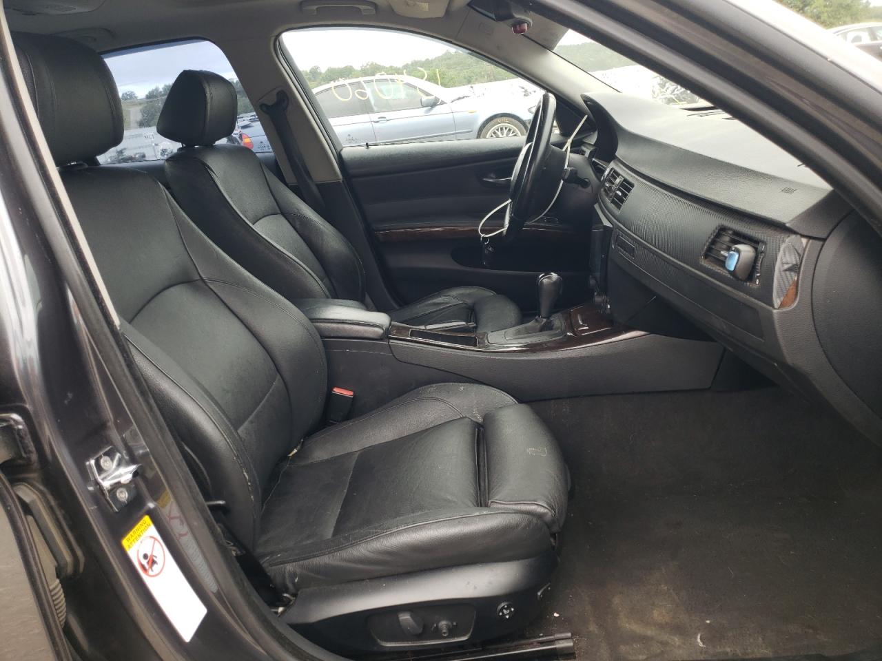 Photo 5 from auction – 2006 BMW 325 I with VIN WBAVB135X6PT19674