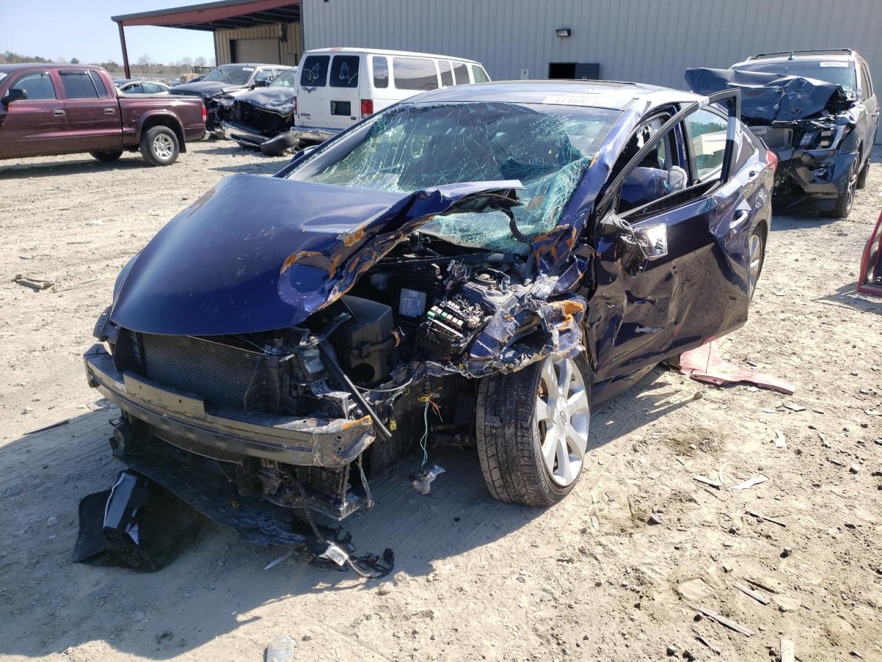 Photo 2 from auction – 2013 HYUNDAI ELANTRA GL with VIN 5NPDH4AE6DH280690