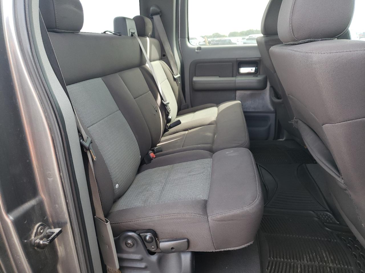 Photo 6 from auction – 2005 FORD F150 SUPER with VIN 1FTRW12W35FA37982