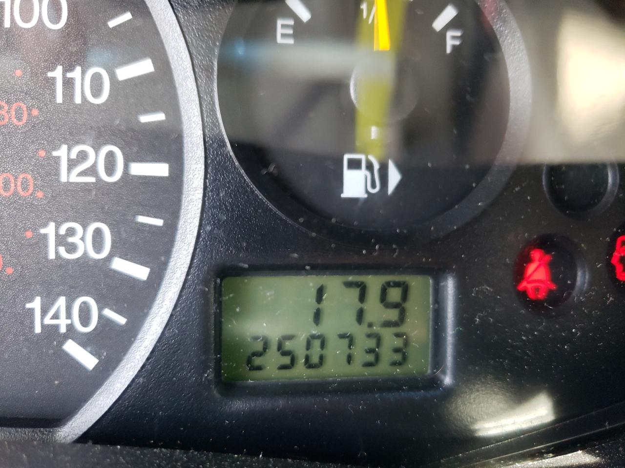 Photo 8 from auction – 2004 FORD FOCUS SE C with VIN 1FAFP34Z64W195319