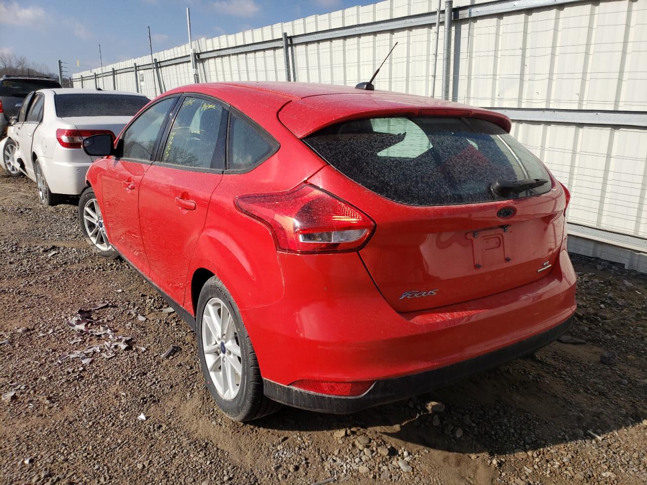 Photo 3 from auction – 2015 FORD FOCUS SE with VIN 1FADP3K23FL233428