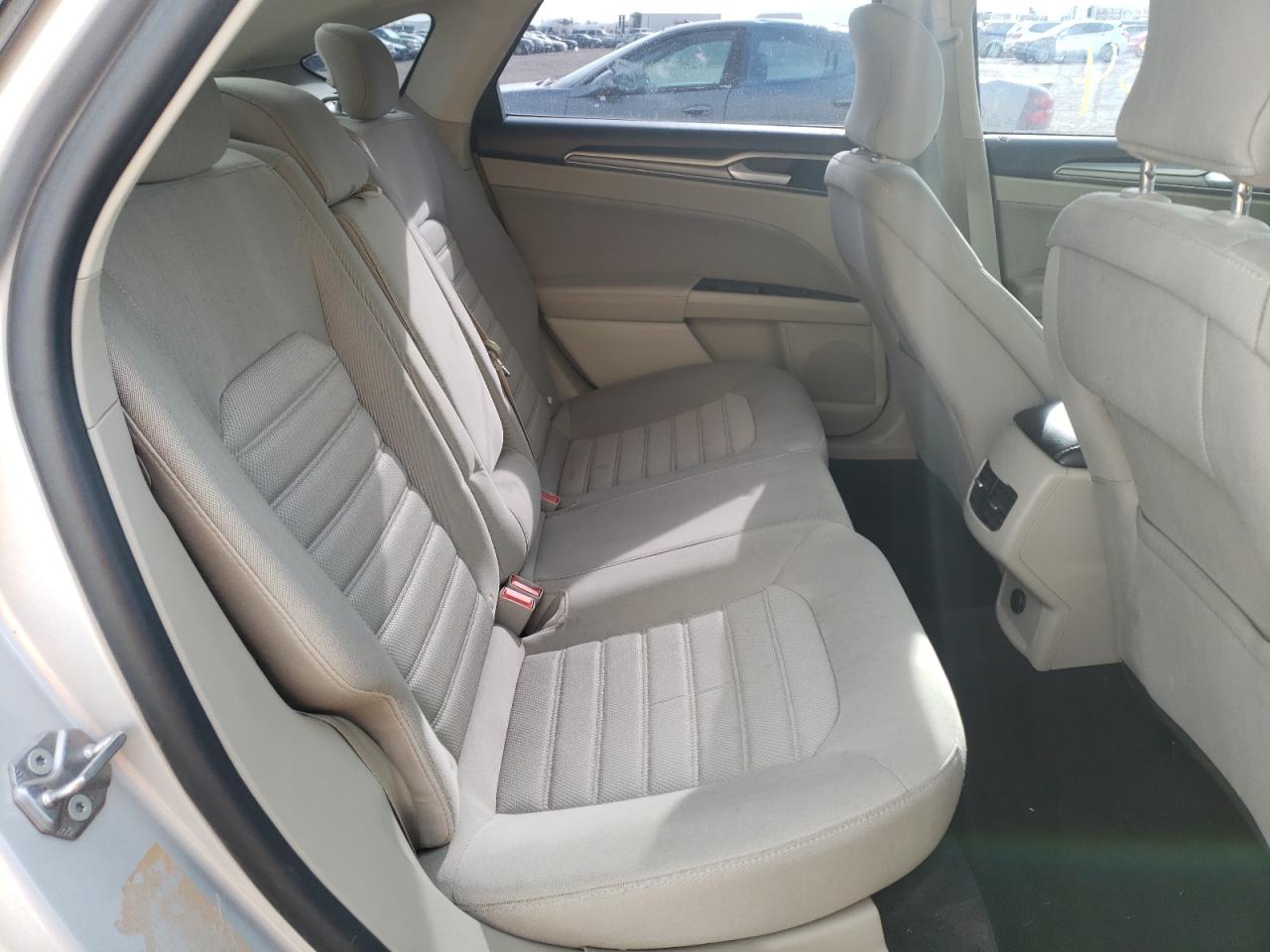 Photo 6 from auction – 2019 FORD FUSION SE with VIN 3FA6P0LU3KR240396