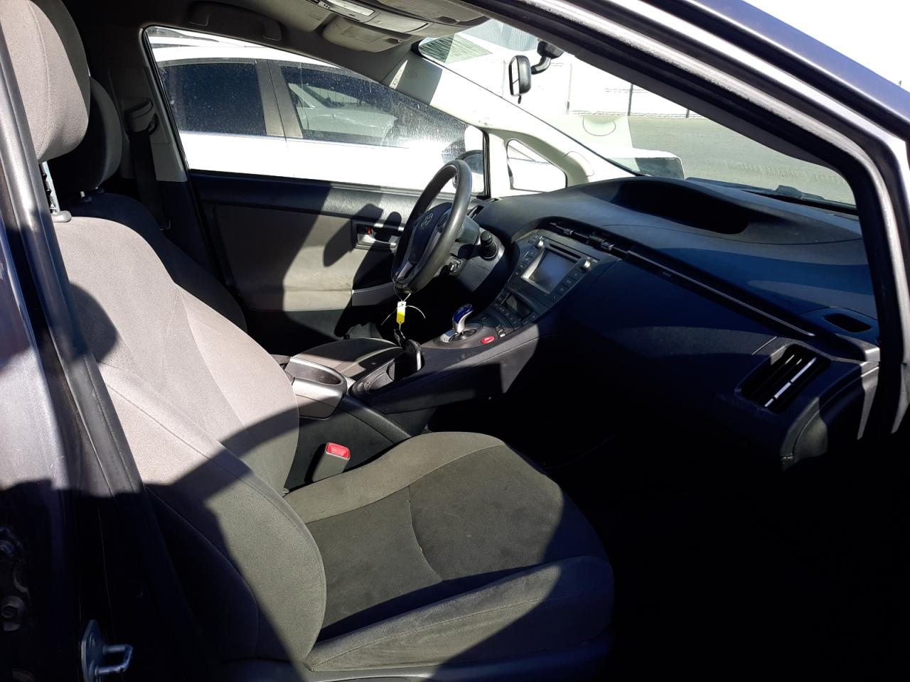 Photo 5 from auction – 2013 TOYOTA PRIUS with VIN JTDKN3DU8D1679203