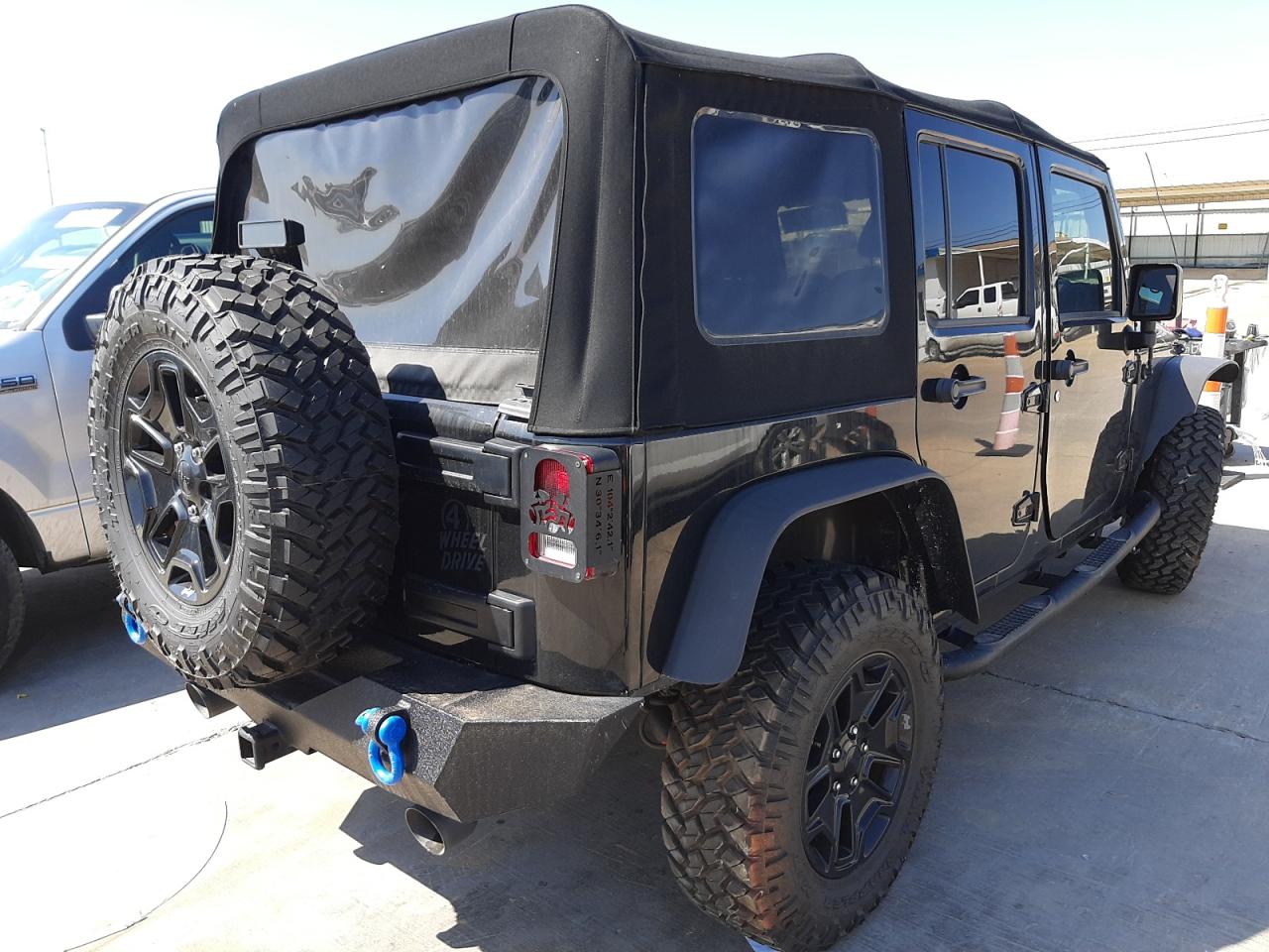 Photo 4 from auction – 2016 JEEP WRANGLER U with VIN 1C4BJWDG3GL206454