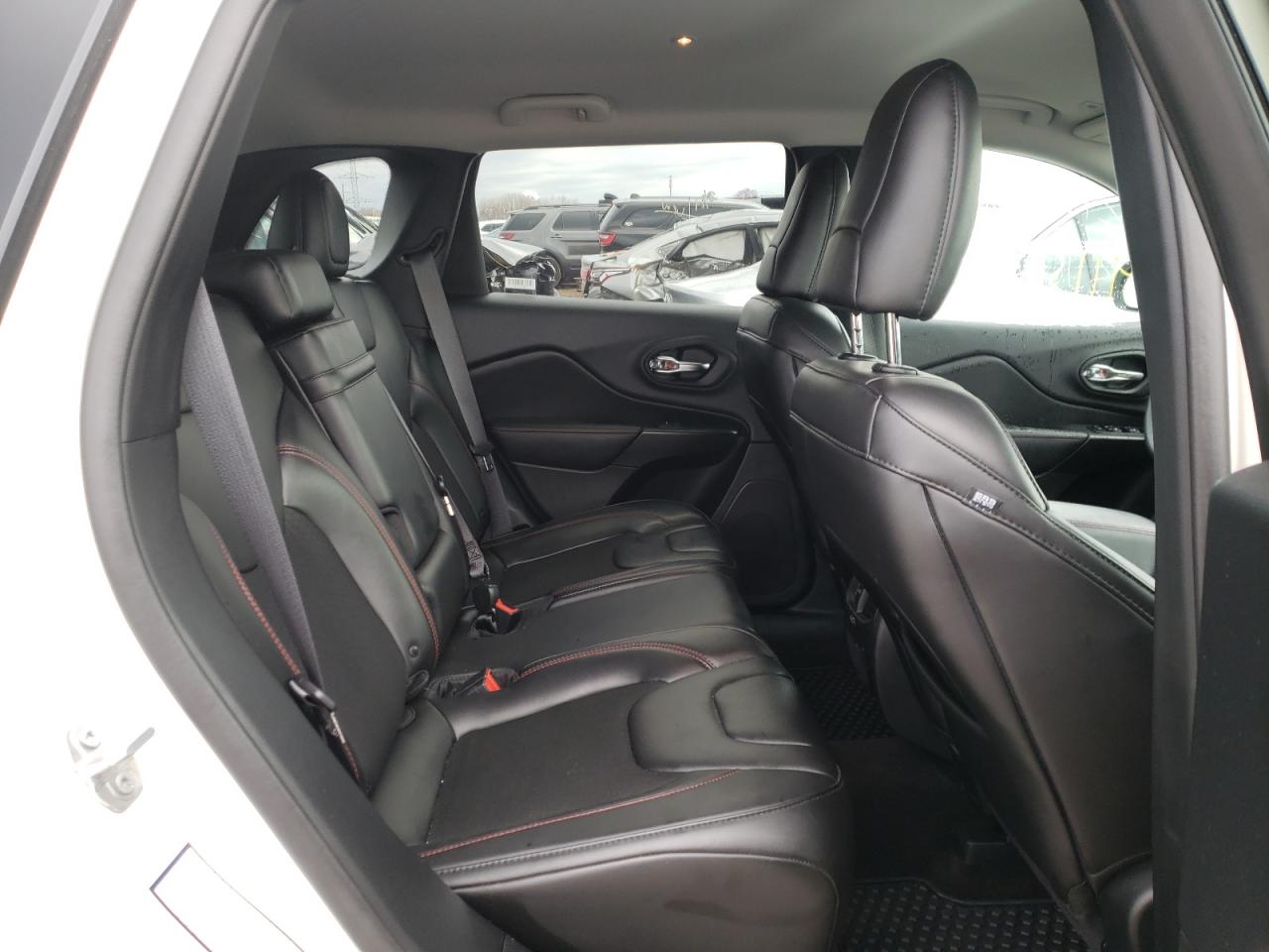 Photo 6 from auction – 2019 JEEP CHEROKEE T with VIN 1C4PJMBX6KD245491