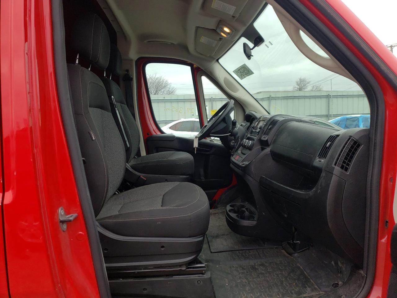 Photo 5 from auction – 2019 RAM PROMASTER with VIN 3C6URVHG6KE550567