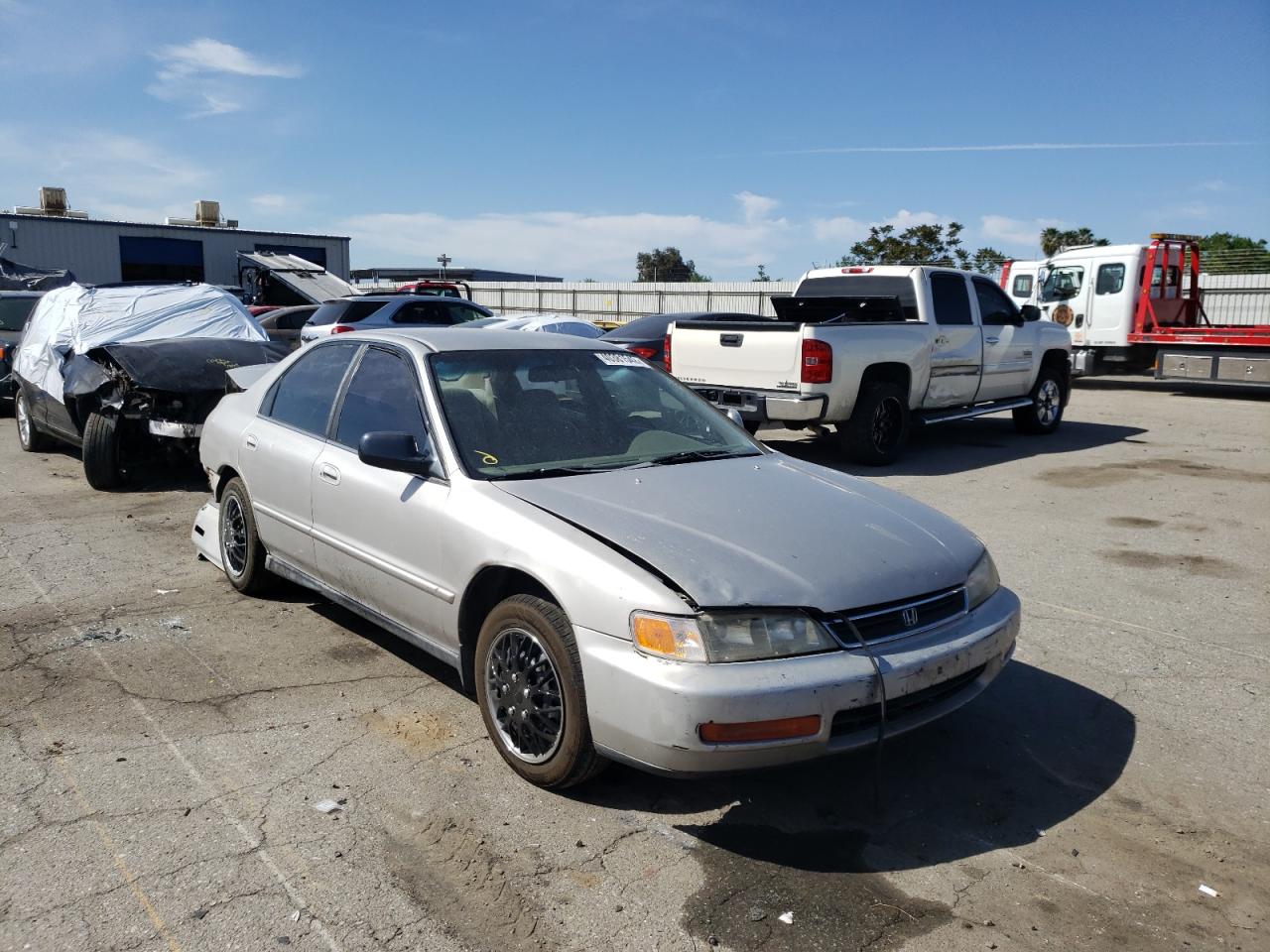HONDA ACCORD VAL 1996 with VIN 1HGCD569XTA247644 - Photo from auction