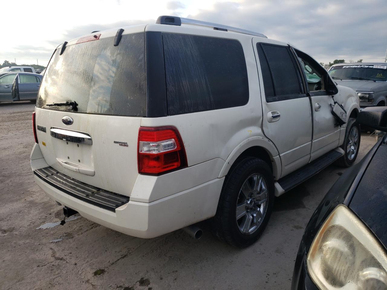 Photo 4 from auction – 2007 FORD EXPEDITION with VIN 1FMFU19517LA53572