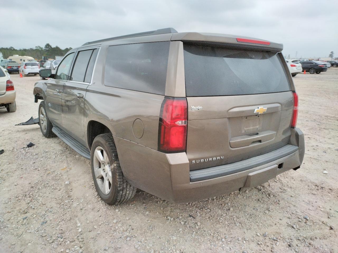 Photo 3 from auction – 2016 CHEVROLET SUBURBAN C with VIN 1GNSCHKC4GR105191
