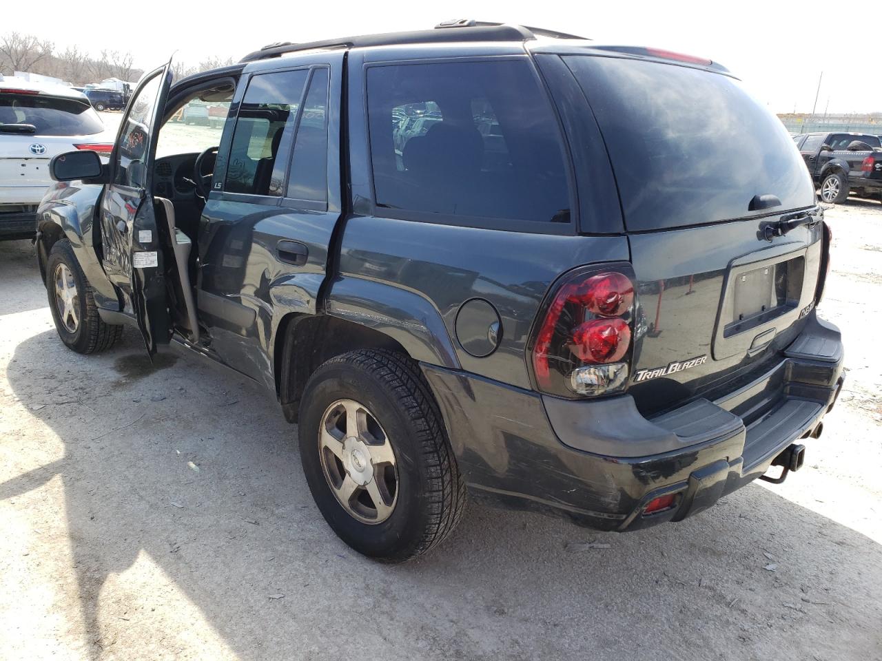 Photo 3 from auction – 2004 CHEVROLET TRAILBLAZE with VIN 1GNDT13SX42250097