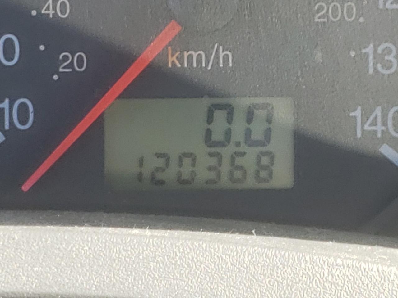 Photo 8 from auction – 2005 FORD FOCUS ZX4 with VIN 1FAFP34N05W120260