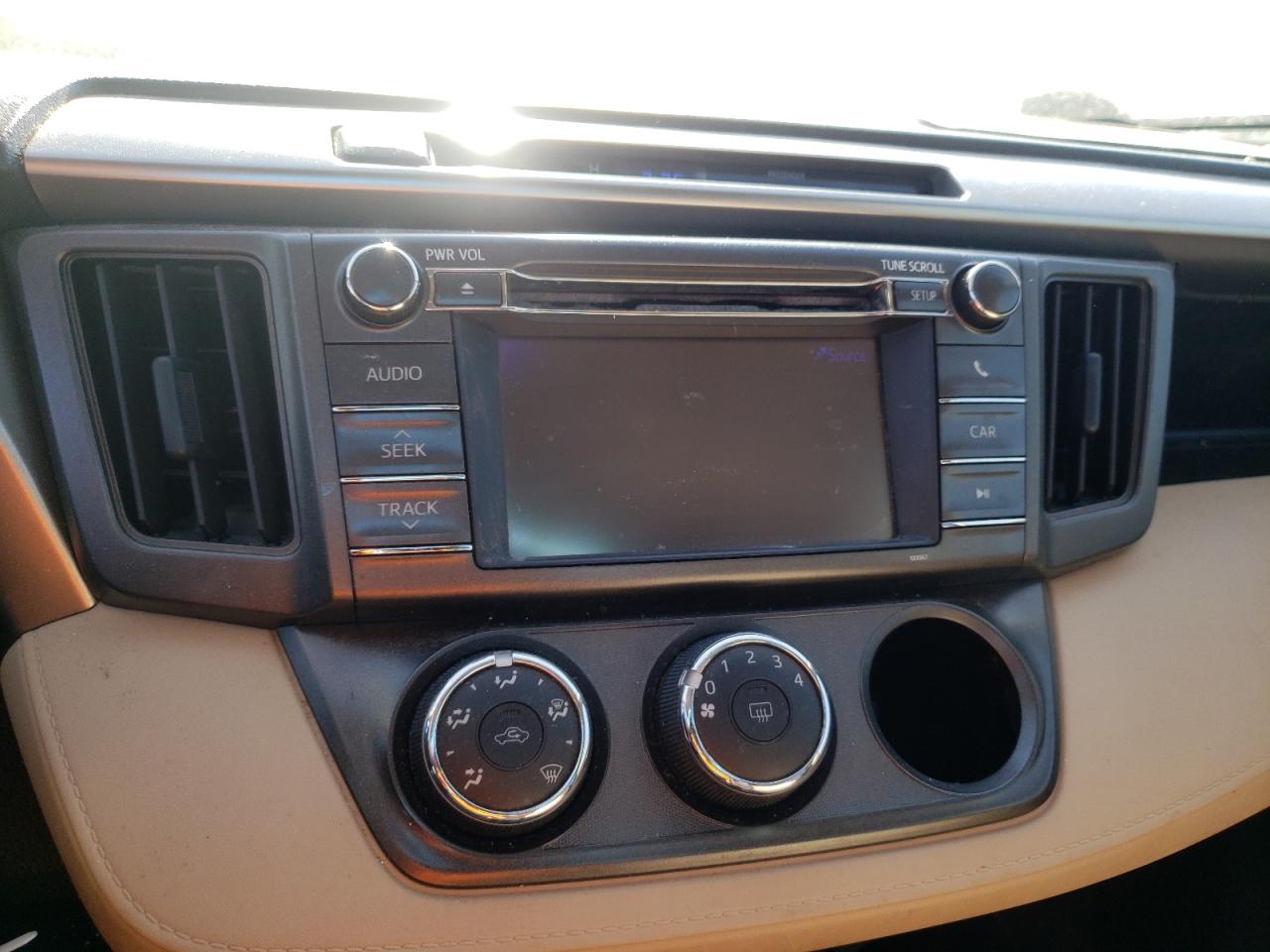 Photo 9 from auction – 2013 TOYOTA RAV4 LE with VIN JTMZFREV1DD014115
