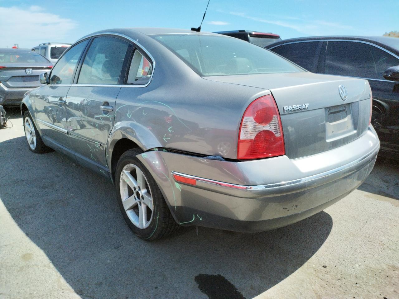 Photo 3 from auction – 2004 VOLKSWAGEN PASSAT GLX with VIN WVWRH63B44P097068