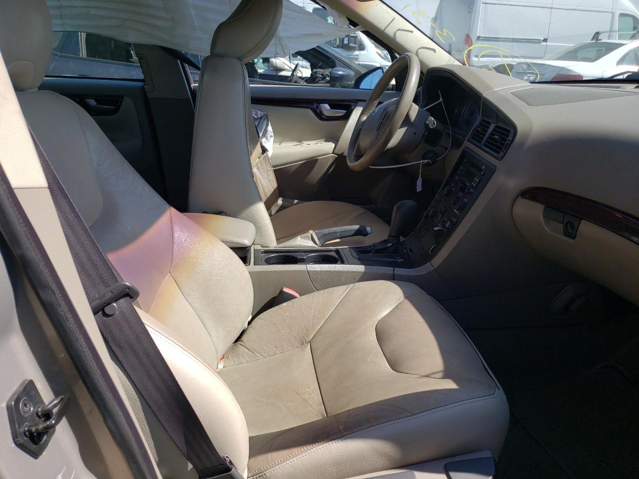 صورة رقم 5 من المزاد - 2004 VOLVO V70 مع VIN YV1SW64A342446404
