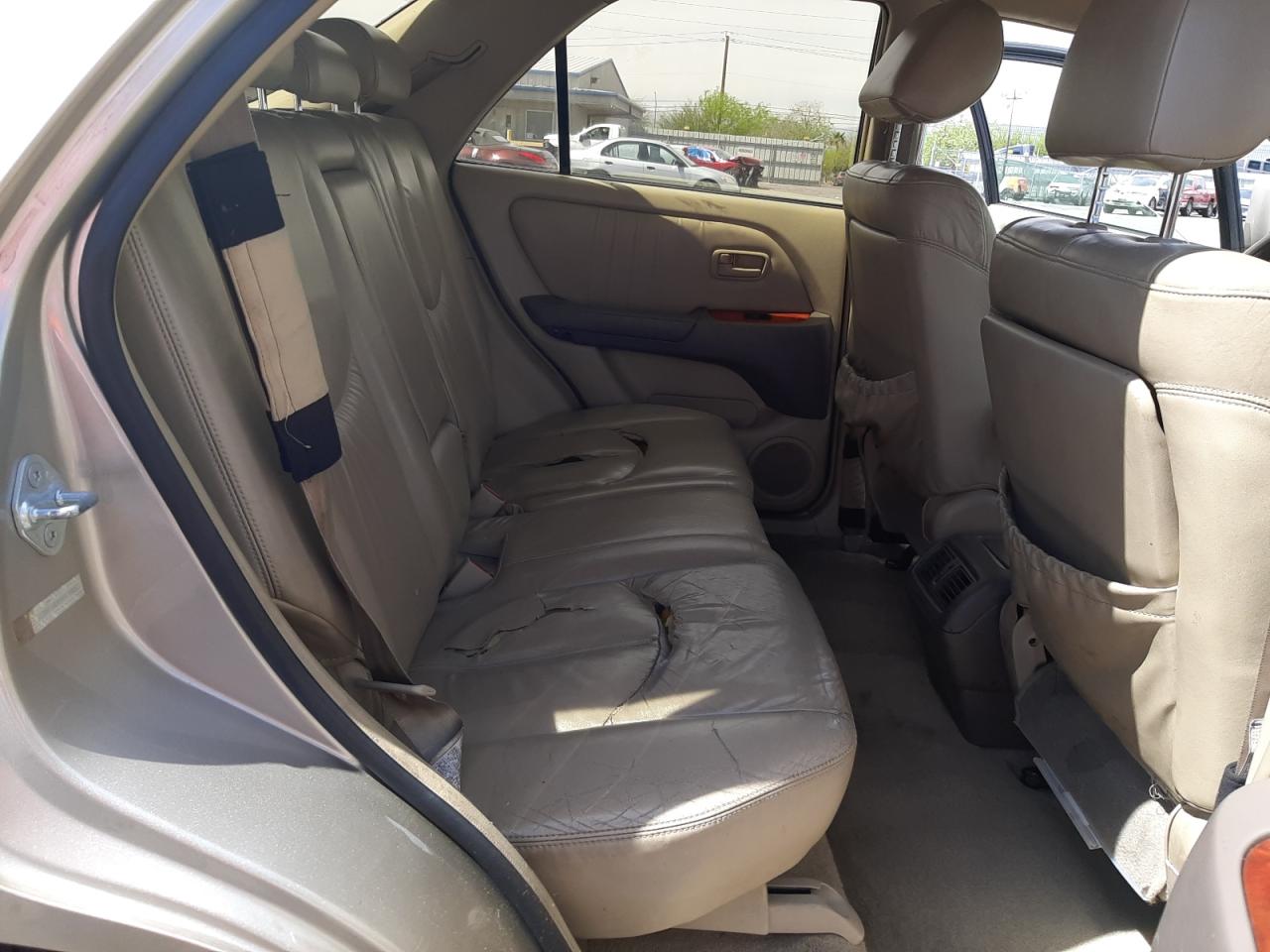 Photo 6 from auction – 1999 LEXUS RX 300 with VIN JT6HF10U5X0019381