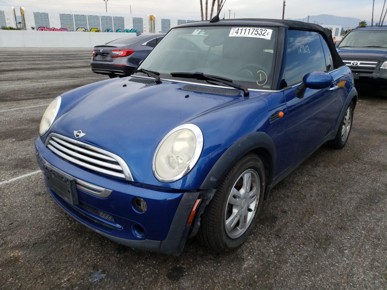 Photo 2 from auction – 2006 MINI COOPER with VIN WMWRF33506TG14438