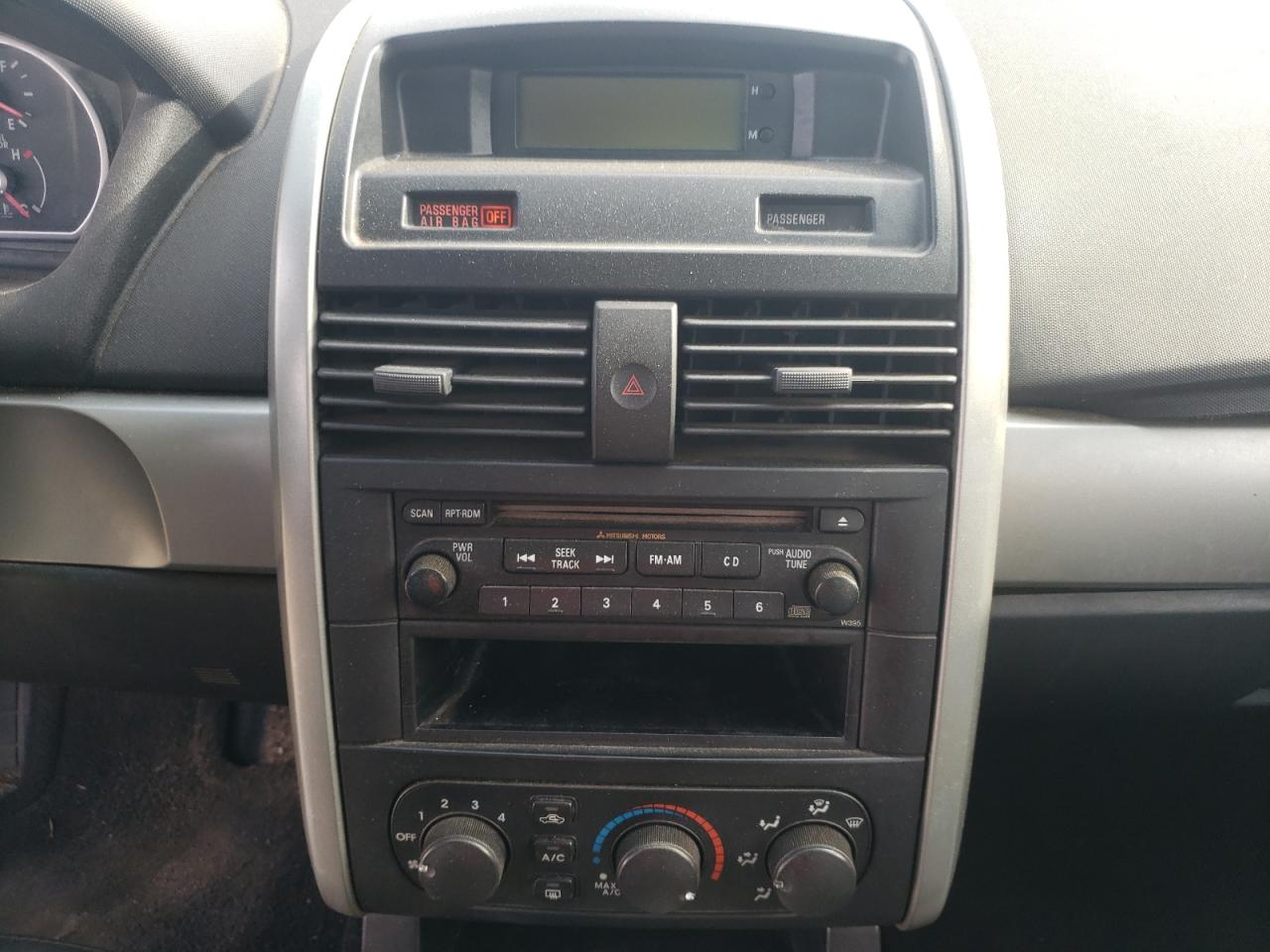 Photo 9 from auction – 2004 MITSUBISHI GALANT ES with VIN 4A3AB36F54E113315