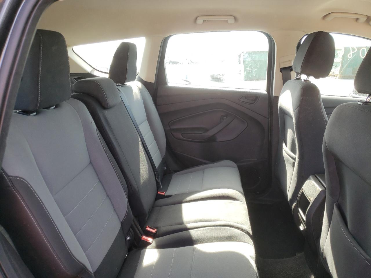 Photo 6 from auction – 2017 FORD ESCAPE S with VIN 1FMCU0F73HUD04283