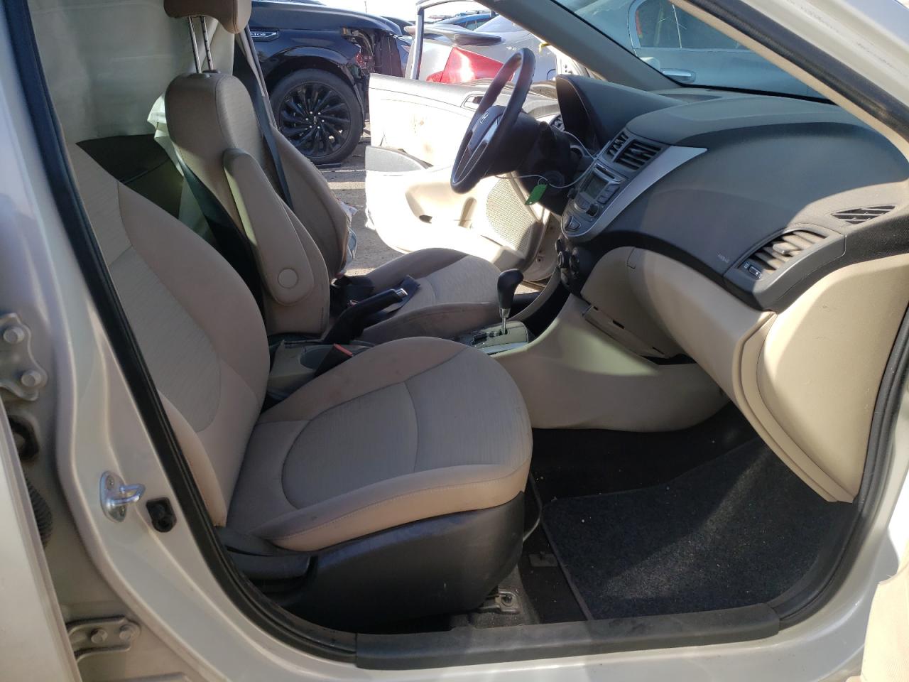 Photo 5 from auction – 2017 HYUNDAI ACCENT SE with VIN KMHCT4AEXHU263005