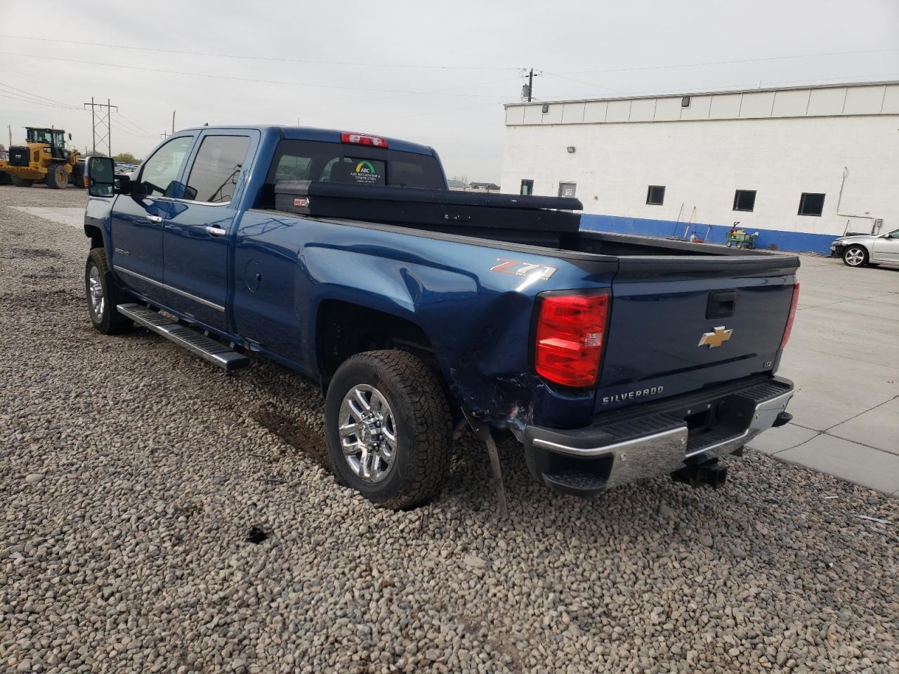 Photo 3 from auction – 2018 CHEVROLET SILVERADO with VIN 1GC4K0CY2JF172476