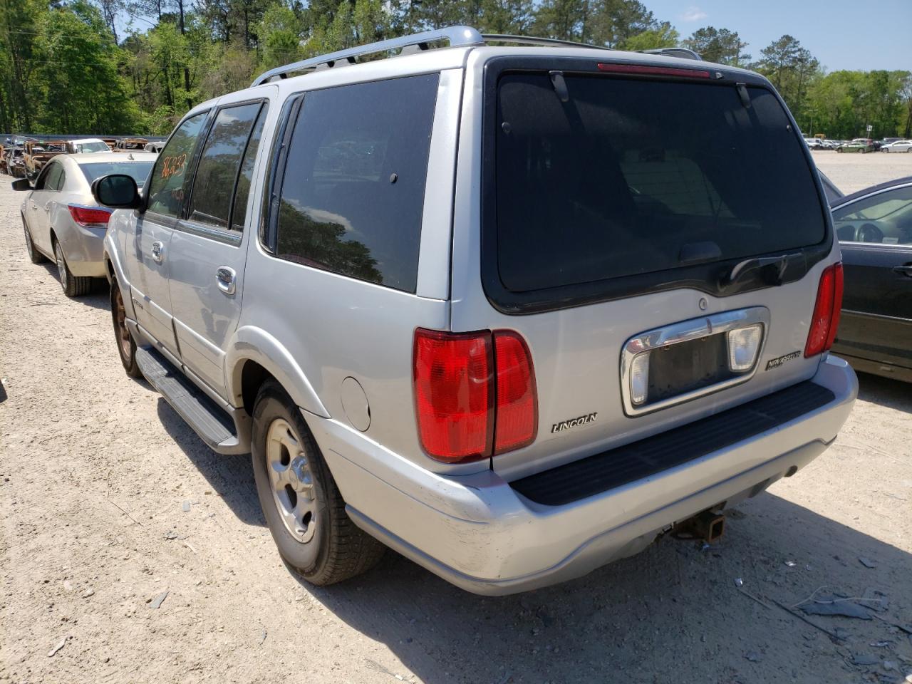 Photo 3 from auction – 2000 LINCOLN NAVIGATOR with VIN 5LMFU28A9YLJ25119