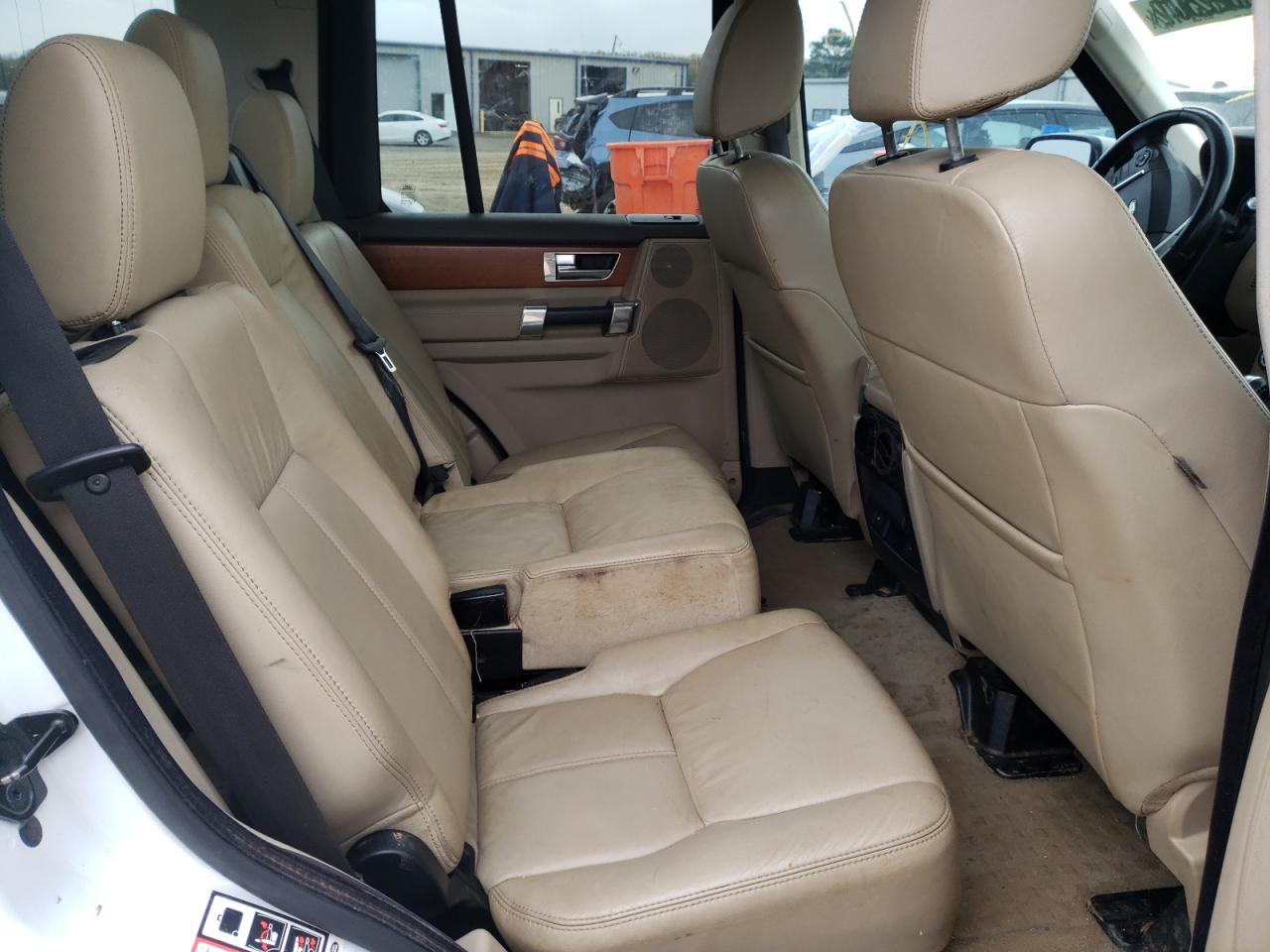 Photo 6 from auction – 2013 LAND ROVER LR4 HSE LU with VIN SALAK2D4XDA688301