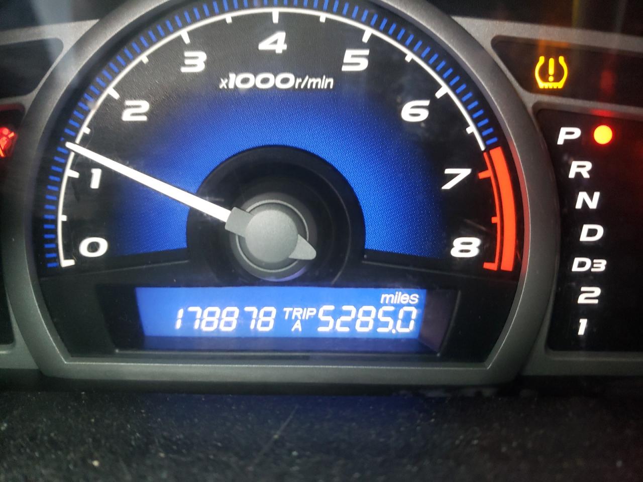 Photo 8 from auction – 2011 HONDA CIVIC EX with VIN 2HGFG1B80BH503817