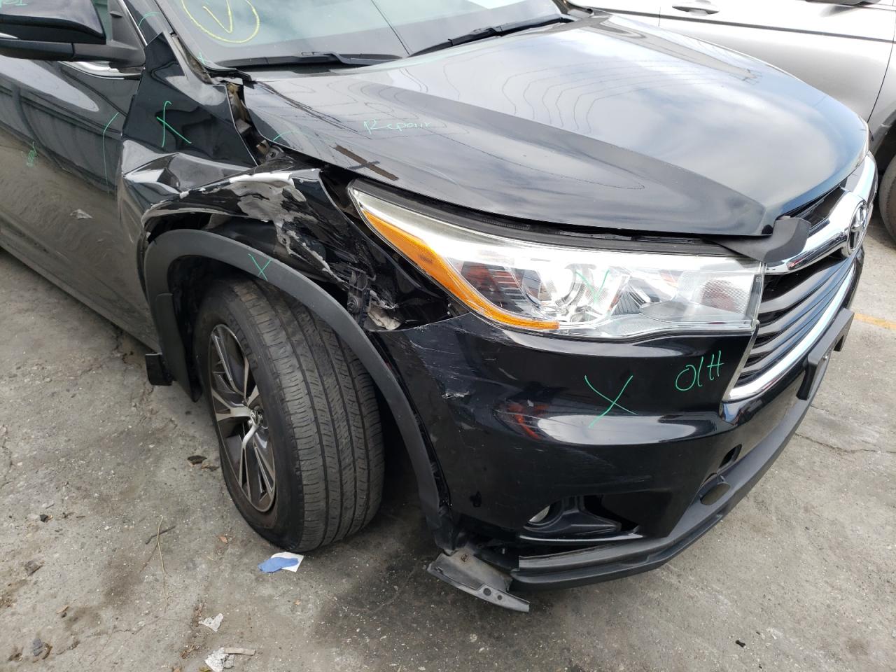 Фото 9 с аукциона – 2016 TOYOTA HIGHLANDER с VIN 5TDJKRFH2GS286523