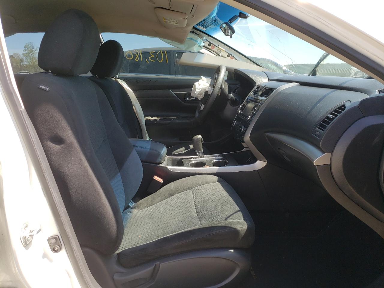 Photo 5 from auction – 2015 NISSAN ALTIMA 2.5 with VIN 1N4AL3AP2FN923641