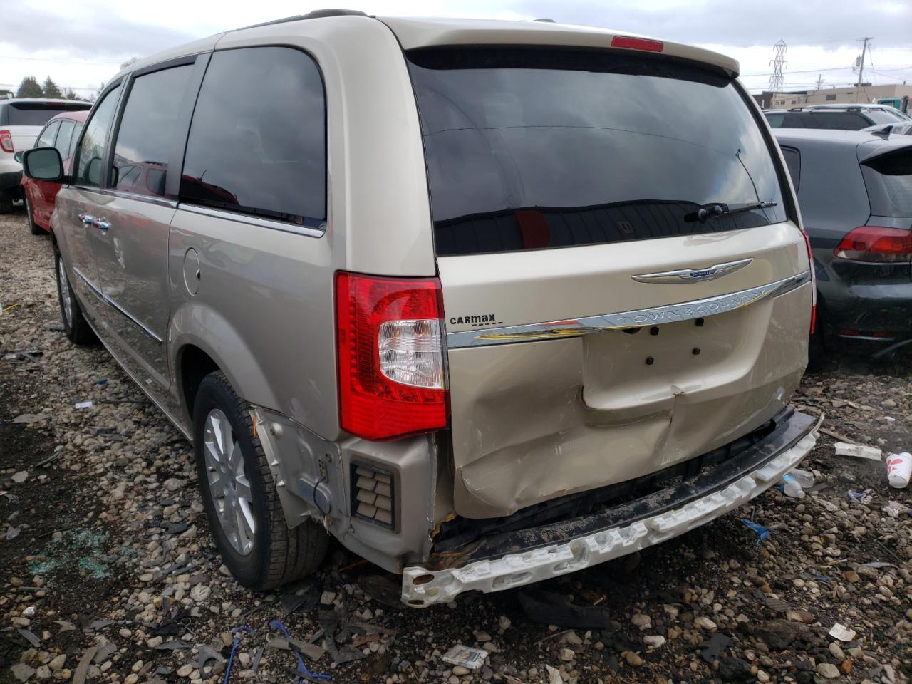 Photo 3 from auction – 2016 CHRYSLER TOWN & COU with VIN 2C4RC1BG3GR215631