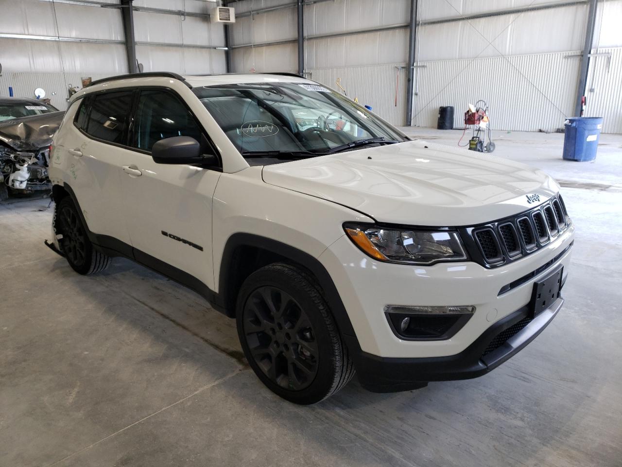 JEEP COMPASS 80 2021 with VIN 3C4NJDEBXMT530604 - Photo from auction