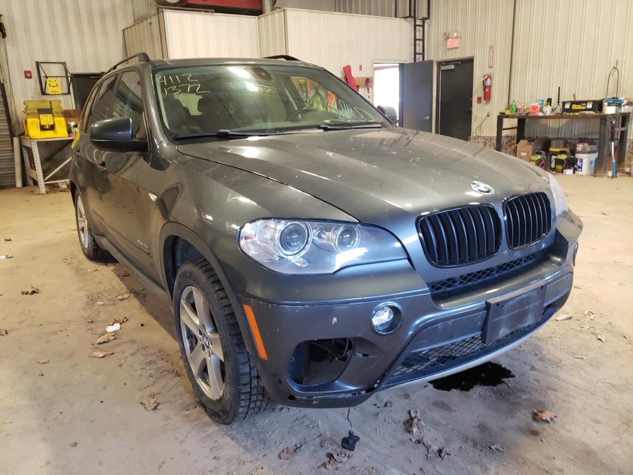 BMW X5 XDRIVE3 2012 with VIN 5UXZV4C59CL988517 - Photo from auction