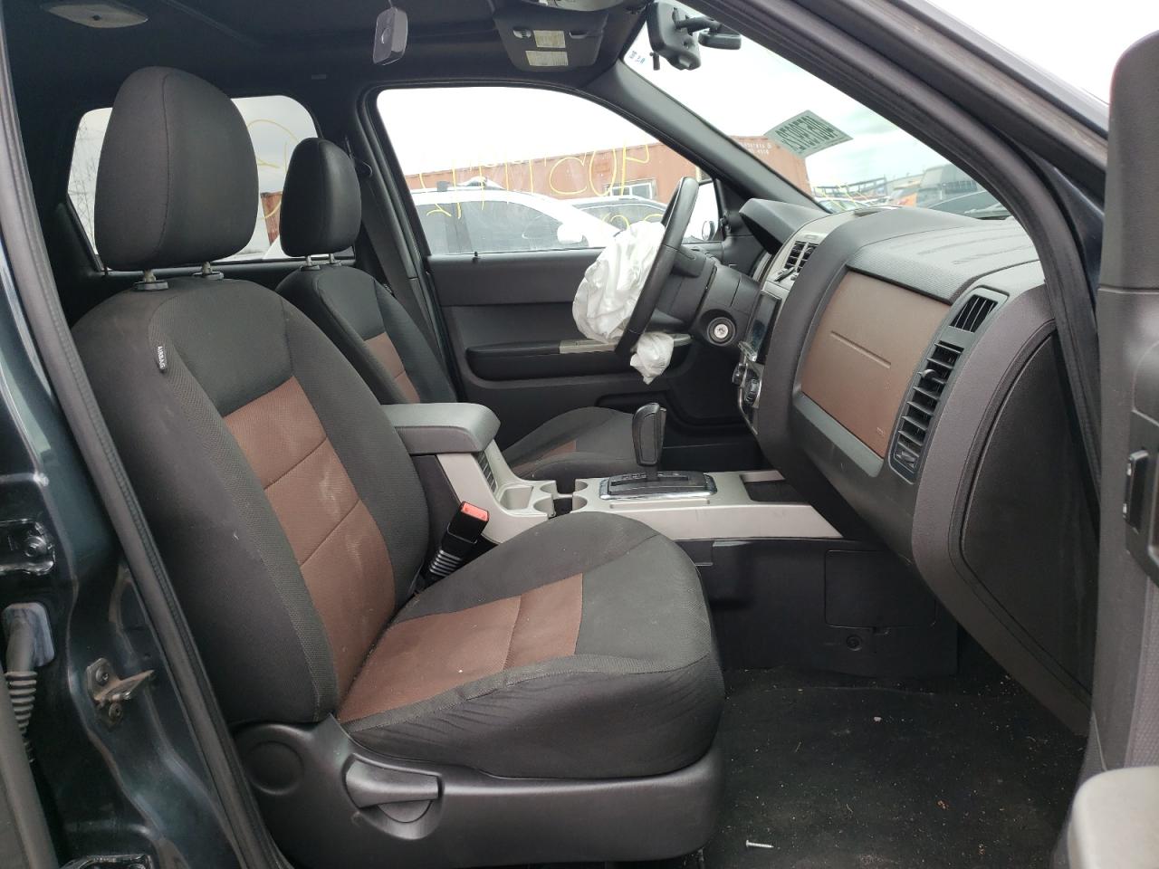 Photo 5 from auction – 2008 FORD ESCAPE XLT with VIN 1FMCU93128KB41335