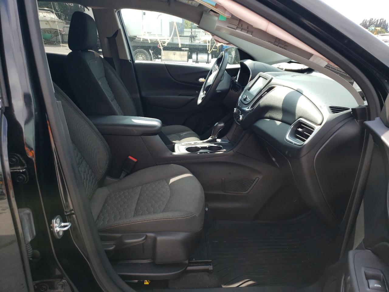 Photo 5 from auction – 2018 CHEVROLET EQUINOX LT with VIN 2GNAXJEV7J6155767