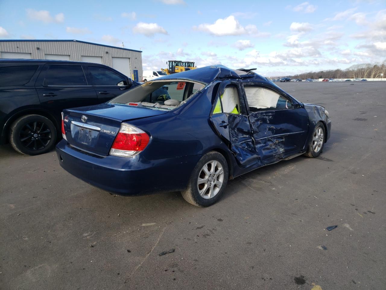 Photo 4 from auction – 2005 TOYOTA CAMRY LE with VIN 4T1BE30K35U102918