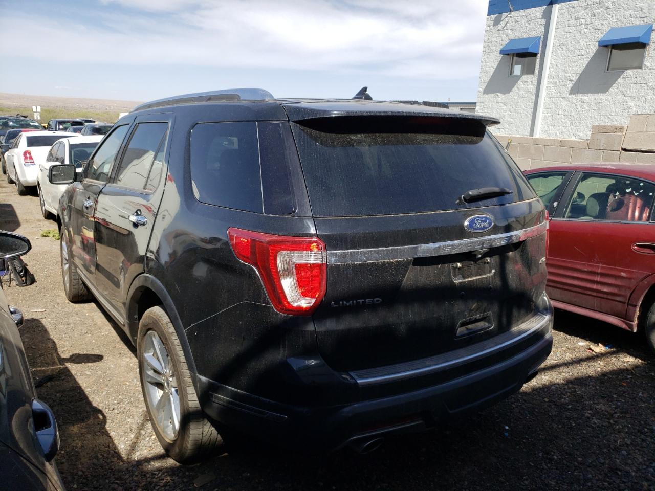 Photo 3 from auction – 2018 FORD EXPLORER L with VIN 1FM5K8F81JGB06196