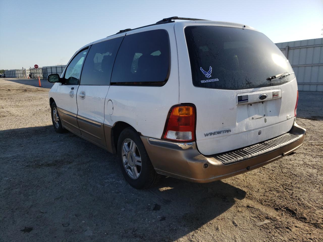 Photo 3 from auction – 2003 FORD WINDSTAR S with VIN 2FMZA53433BB70089