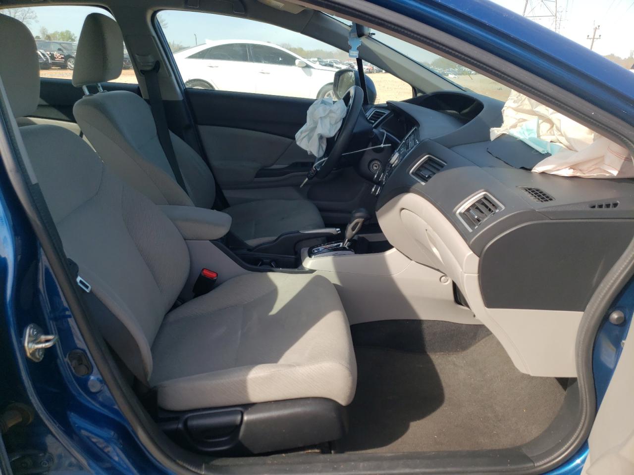 Photo 5 from auction – 2013 HONDA CIVIC LX with VIN 2HGFB2F57DH569675